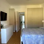 In Pieno Centro - 500 Metri Dal Mare. Apartamento Viareggio