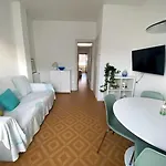 In Pieno Centro - 500 Metri Dal Mare. Apartamento Viareggio